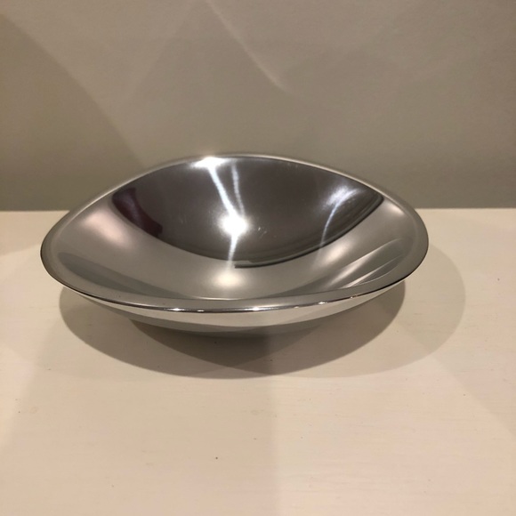 New Nambé Butterfly Bowl - 6" - Picture 3 of 6